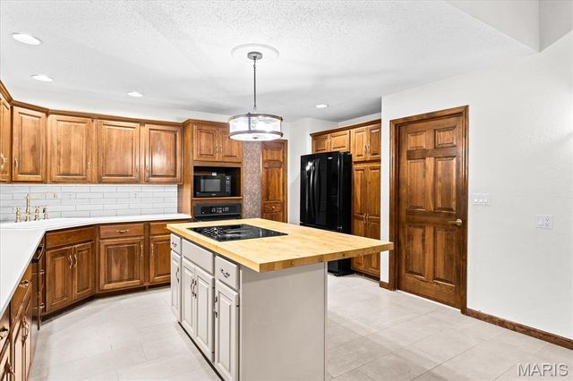 106 Suzanne Court, Edwardsville, IL 62025