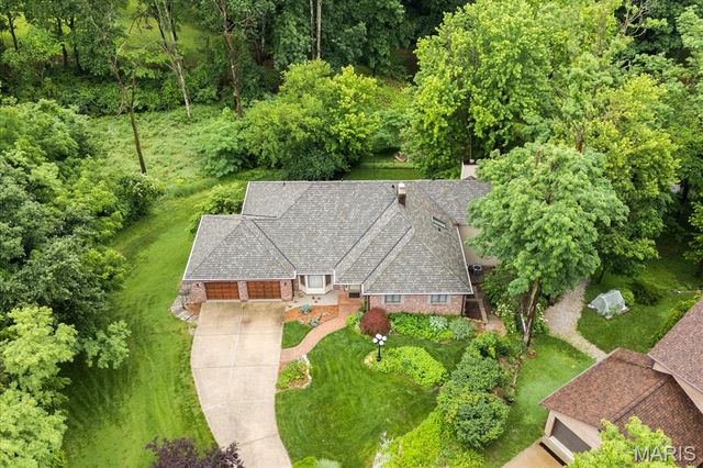 106 Suzanne Court, Edwardsville, IL 62025