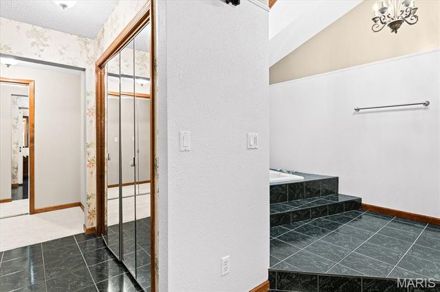 106 Suzanne Court, Edwardsville, IL 62025