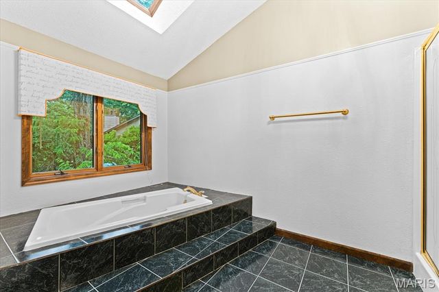 106 Suzanne Court, Edwardsville, IL 62025