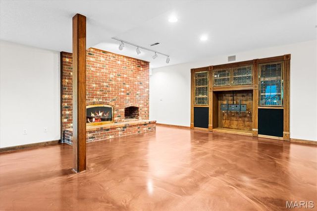 106 Suzanne Court, Edwardsville, IL 62025
