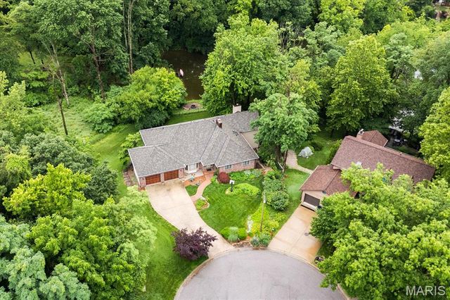 106 Suzanne Court, Edwardsville, IL 62025