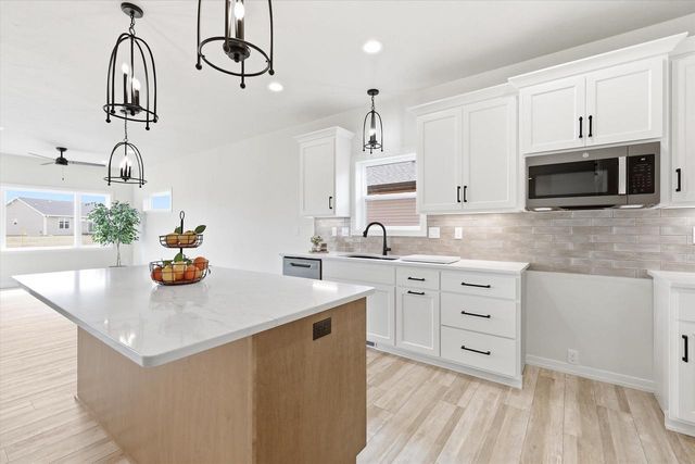 1272 AUTUMN FIELD LANE, De Pere, WI 54115