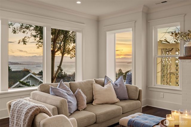 902 W Blaine Street, Seattle, WA 98119