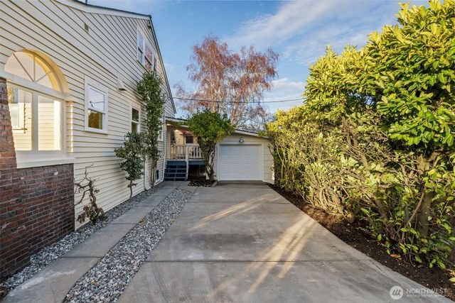 902 W Blaine Street, Seattle, WA 98119