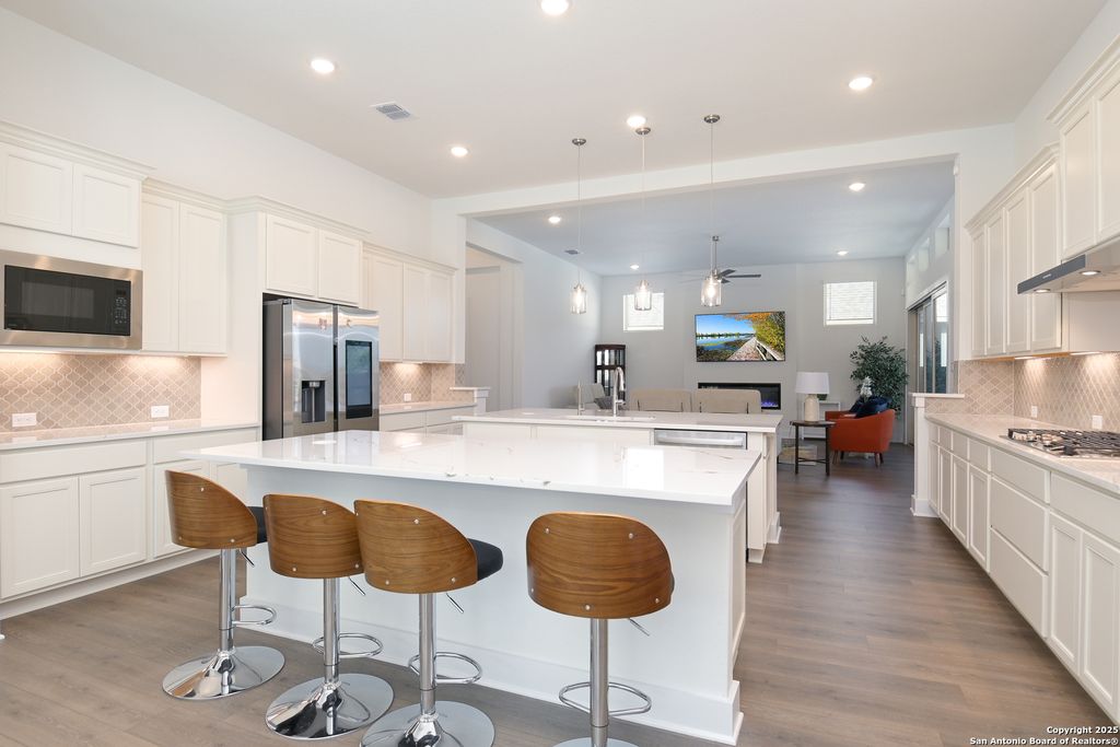 524 Cotorra Springs, Cibolo, TX 78108