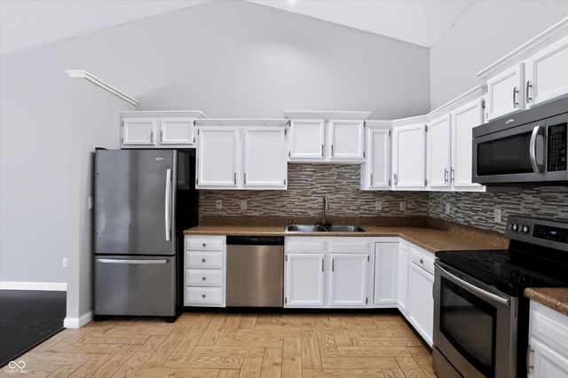 7246 Registry Drive, Indianapolis, IN 46217