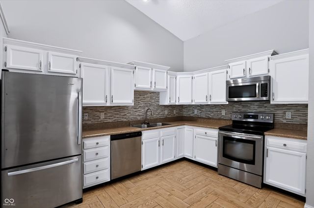 7246 Registry Drive, Indianapolis, IN 46217