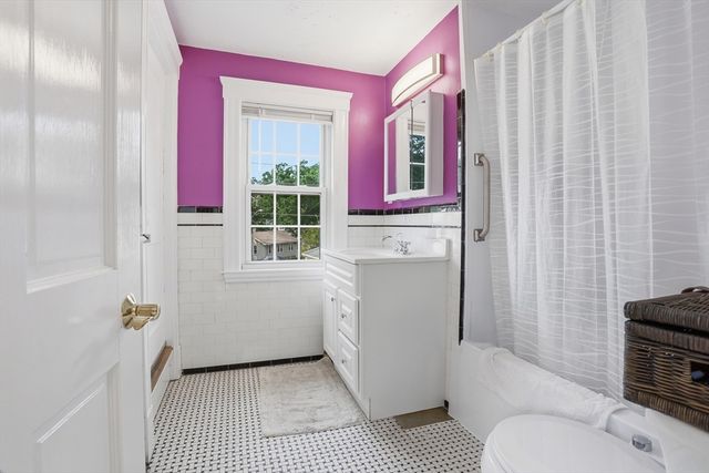 112 Sherwood Rd, Medford, MA 02155