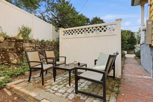 112 Sherwood Rd, Medford, MA 02155