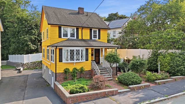 112 Sherwood Rd, Medford, MA 02155