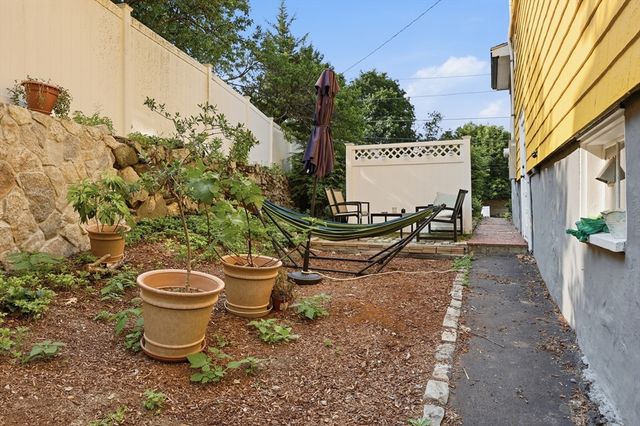 112 Sherwood Rd, Medford, MA 02155