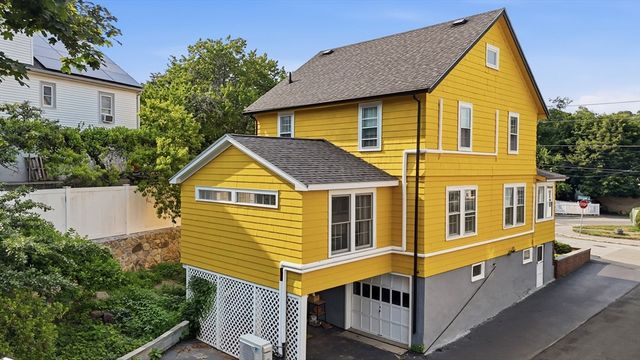 112 Sherwood Rd, Medford, MA 02155