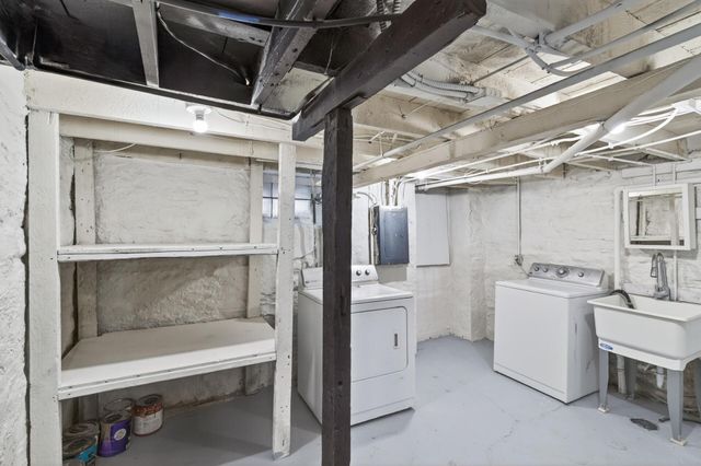 80 Geranium Avenue W, Saint Paul, MN 55117