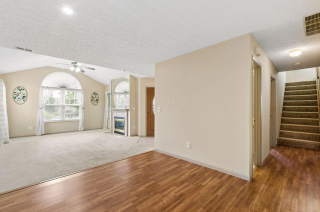 17 Broad Pointe Place, Columbus, OH 43213