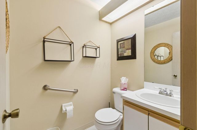 17 Broad Pointe Place, Columbus, OH 43213