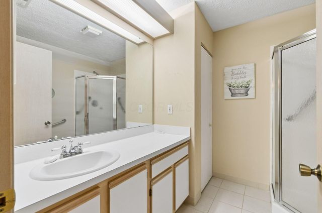 17 Broad Pointe Place, Columbus, OH 43213