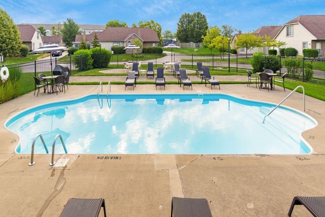 17 Broad Pointe Place, Columbus, OH 43213