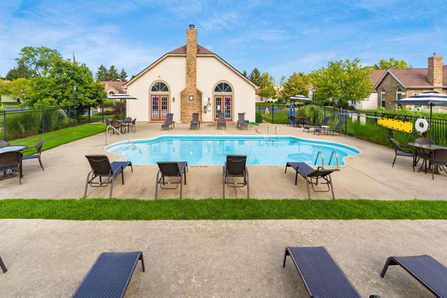 17 Broad Pointe Place, Columbus, OH 43213