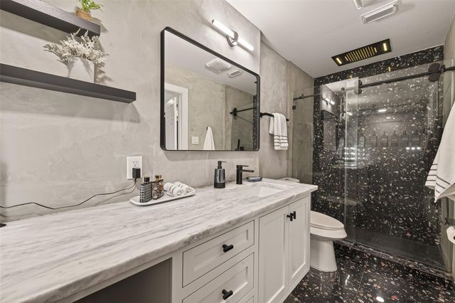 2307 Clearbrook Drive, Missouri City, TX 77489