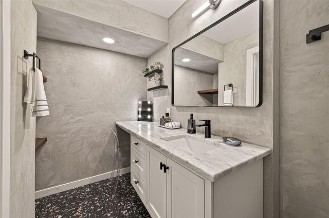 2307 Clearbrook Drive, Missouri City, TX 77489