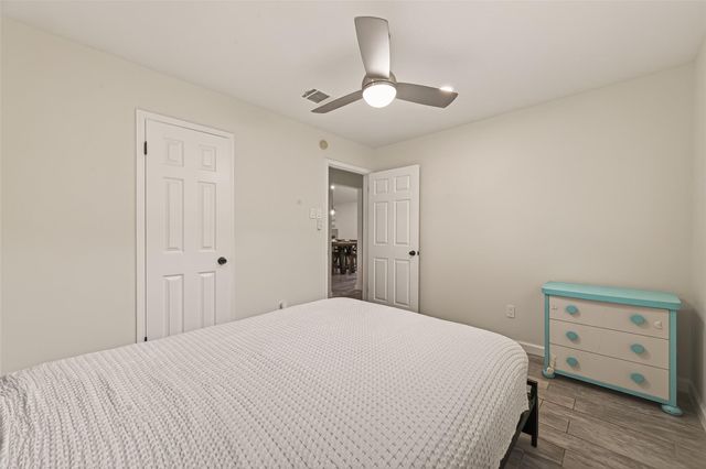 2307 Clearbrook Drive, Missouri City, TX 77489