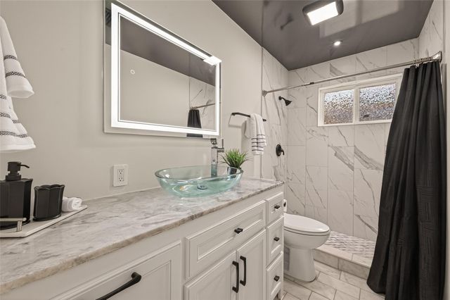 2307 Clearbrook Drive, Missouri City, TX 77489