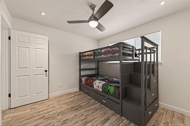 2307 Clearbrook Drive, Missouri City, TX 77489