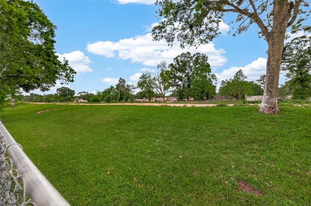 2307 Clearbrook Drive, Missouri City, TX 77489