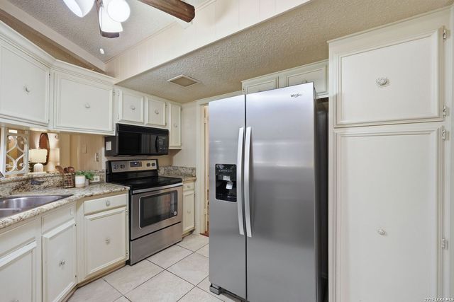 6018 FOREST SHADOW ST, San Antonio, TX 78240