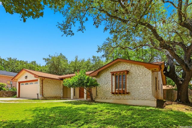 6018 FOREST SHADOW ST, San Antonio, TX 78240