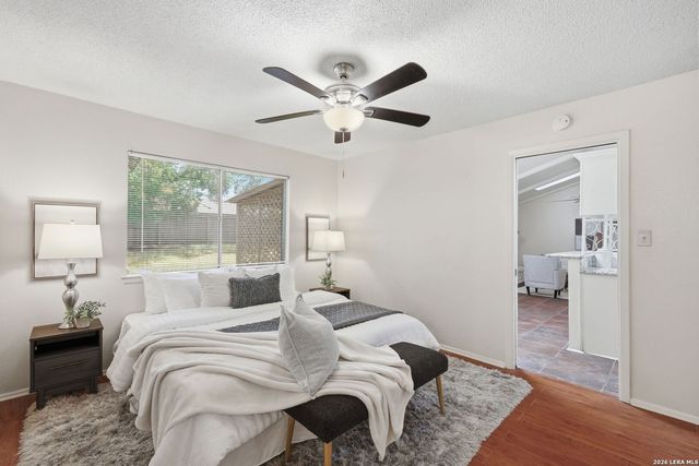 6018 FOREST SHADOW ST, San Antonio, TX 78240