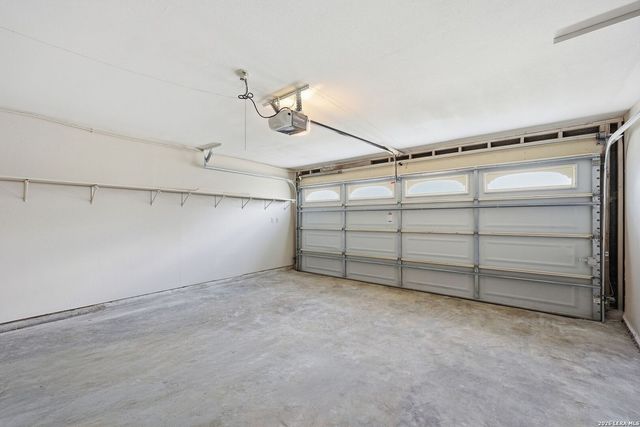 6018 FOREST SHADOW ST, San Antonio, TX 78240
