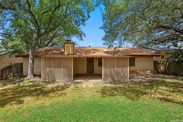 6018 FOREST SHADOW ST, San Antonio, TX 78240