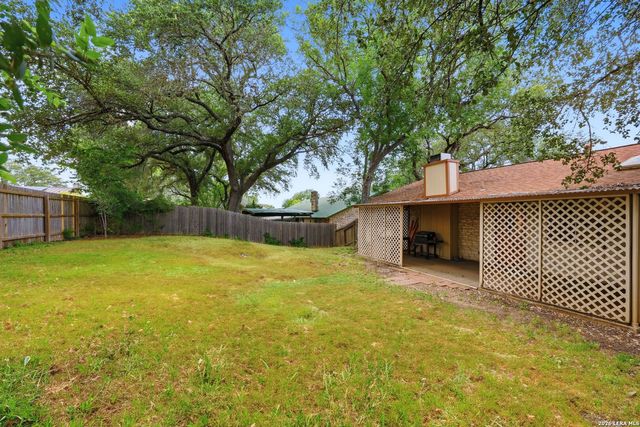 6018 FOREST SHADOW ST, San Antonio, TX 78240