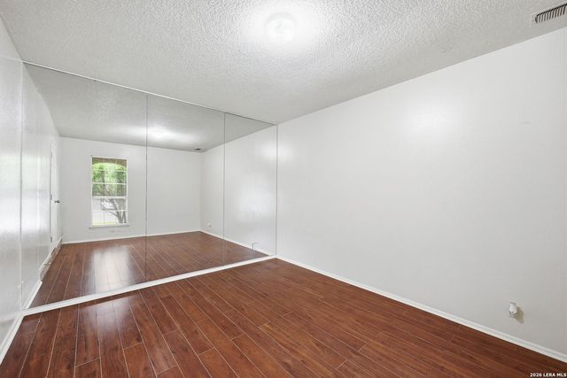 6018 FOREST SHADOW ST, San Antonio, TX 78240