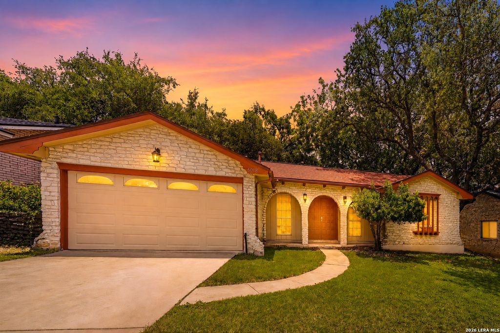 6018 FOREST SHADOW ST, San Antonio, TX 78240
