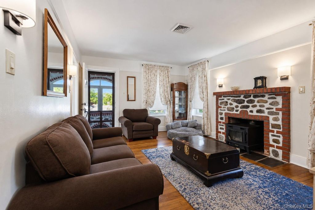18 Old Mill Road, Yorktown Heights, NY 10598 — photo 4