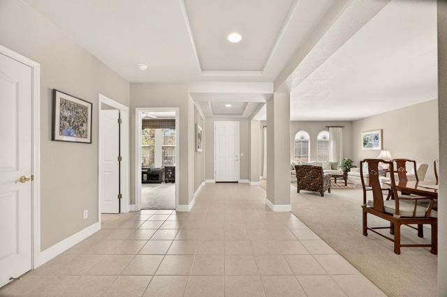 6090 Lockridge Dr, Roseville, CA 95746