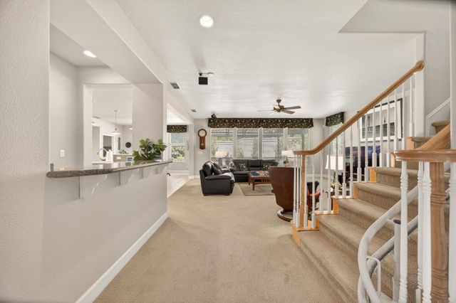 6090 Lockridge Dr, Roseville, CA 95746