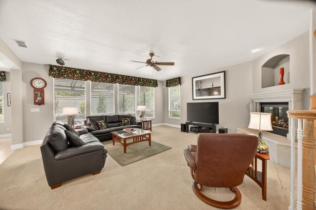 6090 Lockridge Dr, Roseville, CA 95746