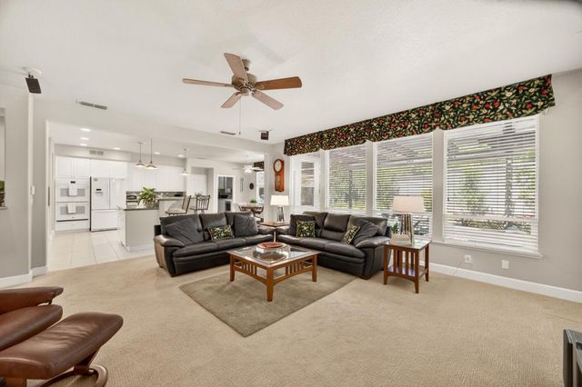 6090 Lockridge Dr, Roseville, CA 95746