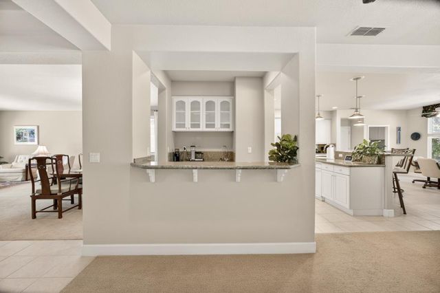 6090 Lockridge Dr, Roseville, CA 95746