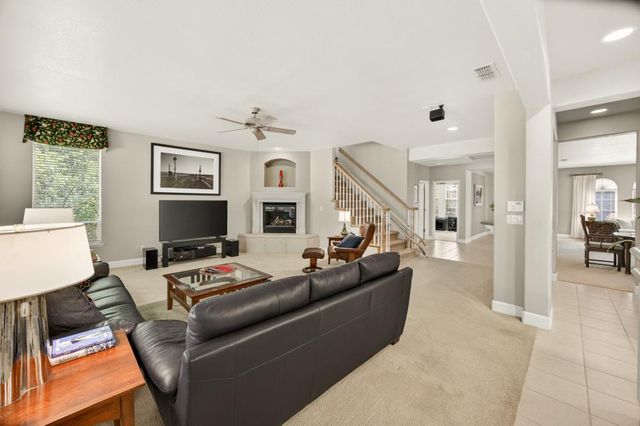 6090 Lockridge Dr, Roseville, CA 95746
