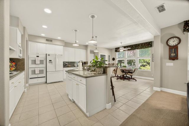6090 Lockridge Dr, Roseville, CA 95746