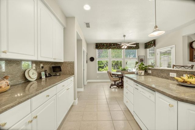 6090 Lockridge Dr, Roseville, CA 95746
