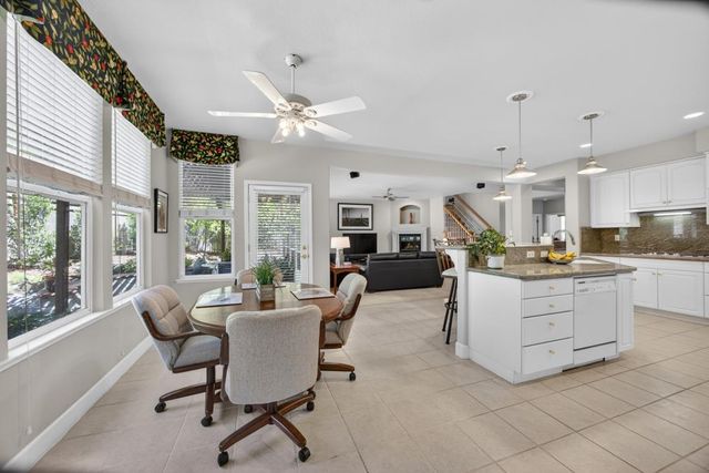 6090 Lockridge Dr, Roseville, CA 95746