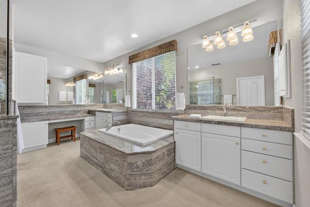 6090 Lockridge Dr, Roseville, CA 95746