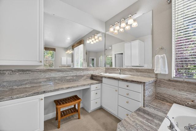 6090 Lockridge Dr, Roseville, CA 95746