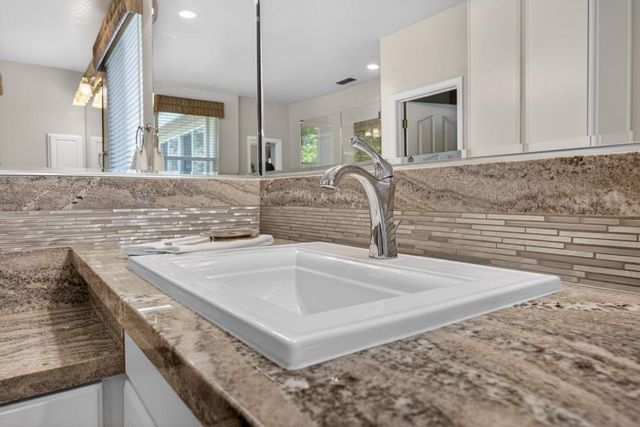 6090 Lockridge Dr, Roseville, CA 95746
